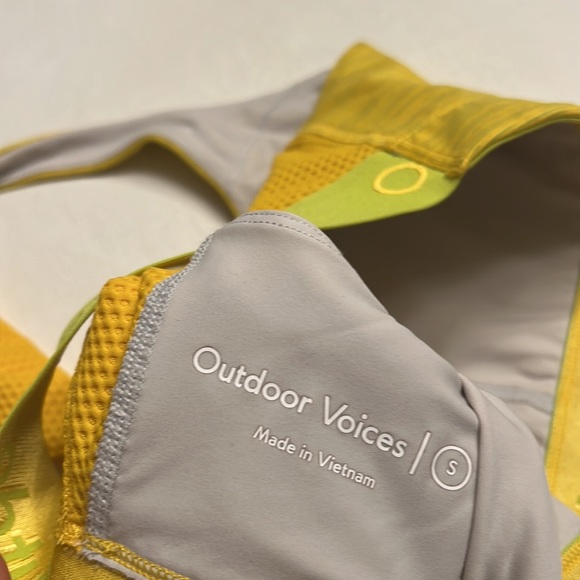 4. Outdoor Voices Sweat Tech Leggings & Sport Bra Set Yellow - Picture 6 of 9